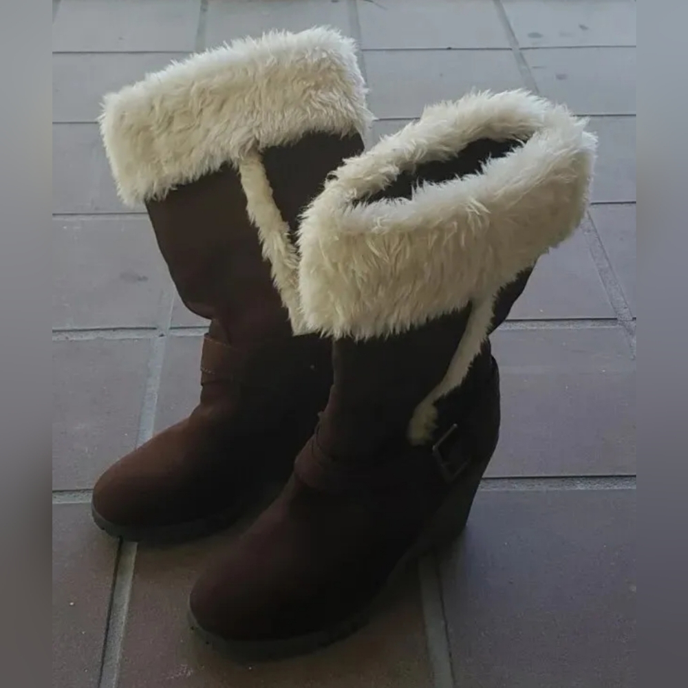 Women's American Eagle Wedge Heel Winter Boots Size 7 Brown Faux Suede & Fur